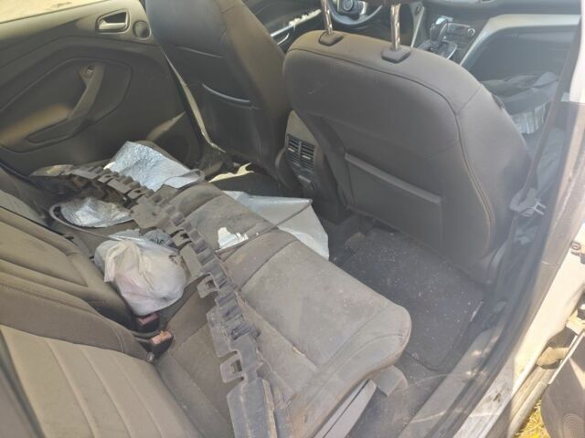 Белый Форд Си-Макс, объемом двигателя 2 л и пробегом 150 тыс. км за 4400 $, фото 2 на Automoto.ua