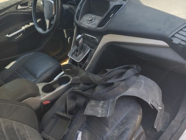 Белый Форд Си-Макс, объемом двигателя 2 л и пробегом 150 тыс. км за 4400 $, фото 3 на Automoto.ua