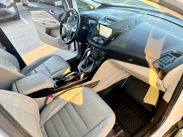 Белый Форд Си-Макс, объемом двигателя 2 л и пробегом 60 тыс. км за 2200 $, фото 8 на Automoto.ua