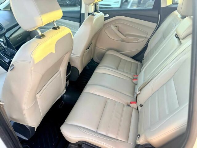 Белый Форд Си-Макс, объемом двигателя 2 л и пробегом 60 тыс. км за 2200 $, фото 13 на Automoto.ua