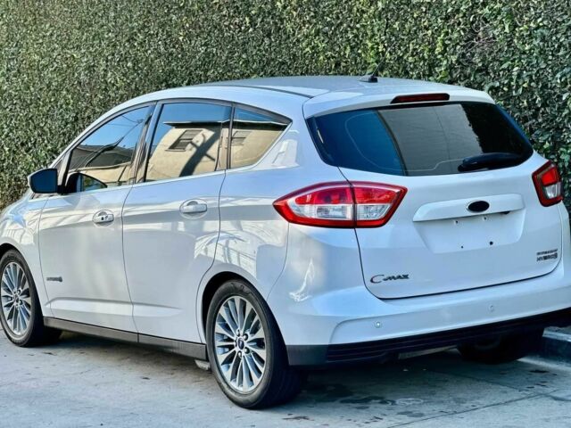 Белый Форд Си-Макс, объемом двигателя 2 л и пробегом 60 тыс. км за 2200 $, фото 4 на Automoto.ua