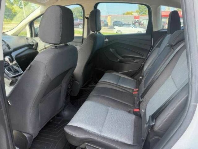 Белый Форд Си-Макс, объемом двигателя 2 л и пробегом 89 тыс. км за 2700 $, фото 11 на Automoto.ua