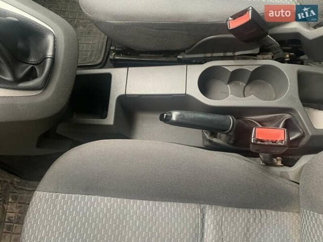 Белый Форд Си-Макс, объемом двигателя 1.6 л и пробегом 333 тыс. км за 3300 $, фото 8 на Automoto.ua