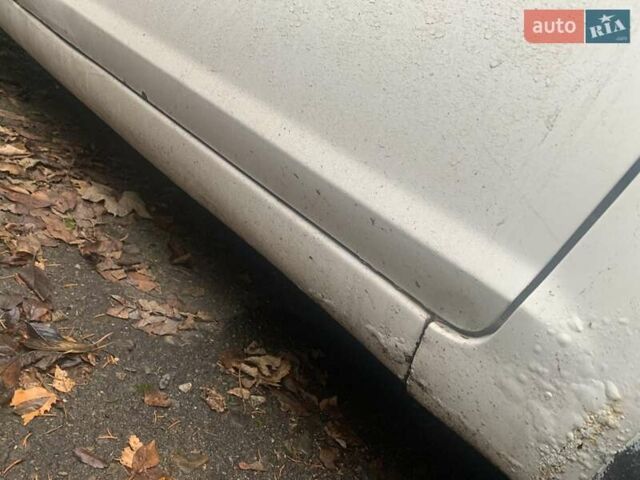 Белый Форд Си-Макс, объемом двигателя 1.6 л и пробегом 333 тыс. км за 3300 $, фото 15 на Automoto.ua