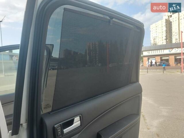 Белый Форд Си-Макс, объемом двигателя 2 л и пробегом 262 тыс. км за 6400 $, фото 51 на Automoto.ua