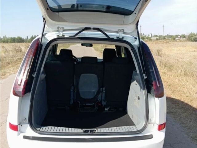 Білий Форд Сі-Макс, об'ємом двигуна 1.8 л та пробігом 320 тис. км за 4500 $, фото 2 на Automoto.ua