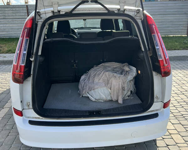 Белый Форд Си-Макс, объемом двигателя 1.8 л и пробегом 252 тыс. км за 5100 $, фото 6 на Automoto.ua