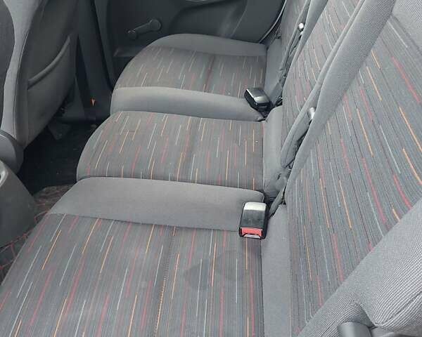 Белый Форд Си-Макс, объемом двигателя 1.6 л и пробегом 261 тыс. км за 3799 $, фото 38 на Automoto.ua