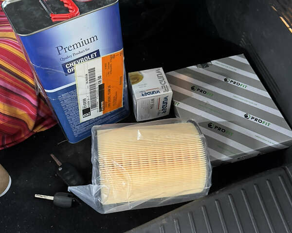 Белый Форд Си-Макс, объемом двигателя 1.6 л и пробегом 261 тыс. км за 3499 $, фото 19 на Automoto.ua