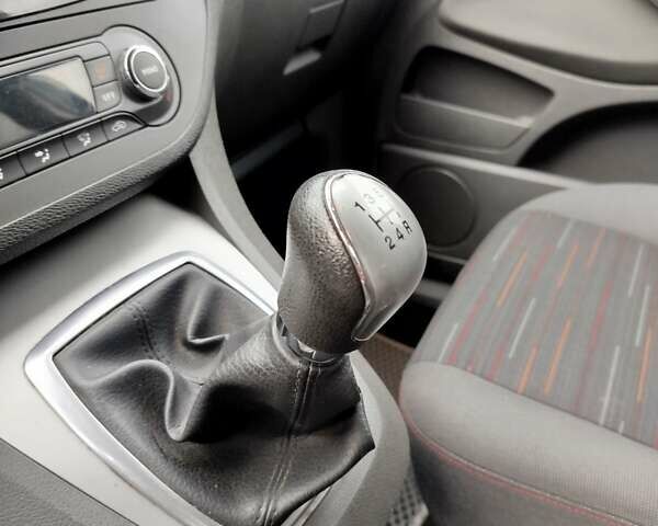 Білий Форд Сі-Макс, об'ємом двигуна 1.6 л та пробігом 270 тис. км за 6300 $, фото 15 на Automoto.ua