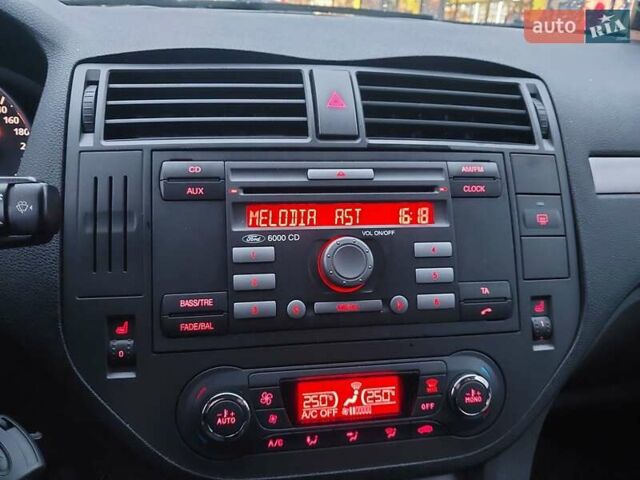 Белый Форд Си-Макс, объемом двигателя 1.6 л и пробегом 261 тыс. км за 4499 $, фото 11 на Automoto.ua