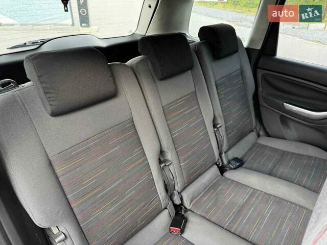 Белый Форд Си-Макс, объемом двигателя 1.6 л и пробегом 261 тыс. км за 4499 $, фото 3 на Automoto.ua