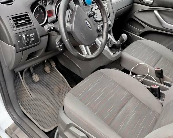 Білий Форд Сі-Макс, об'ємом двигуна 1.6 л та пробігом 270 тис. км за 6300 $, фото 16 на Automoto.ua