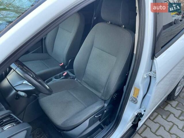 Белый Форд Си-Макс, объемом двигателя 1.6 л и пробегом 250 тыс. км за 6450 $, фото 11 на Automoto.ua