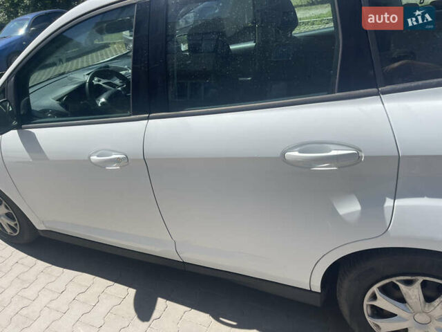 Білий Форд Сі-Макс, об'ємом двигуна 1.6 л та пробігом 212 тис. км за 8200 $, фото 10 на Automoto.ua