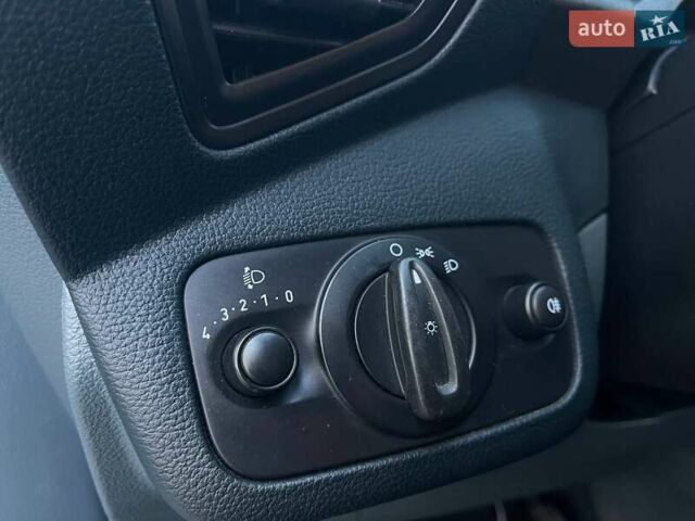 Белый Форд Си-Макс, объемом двигателя 1.6 л и пробегом 250 тыс. км за 6450 $, фото 23 на Automoto.ua