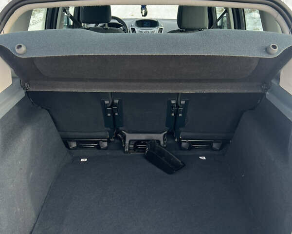 Білий Форд Сі-Макс, об'ємом двигуна 1.56 л та пробігом 235 тис. км за 7400 $, фото 6 на Automoto.ua