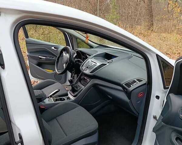 Белый Форд Си-Макс, объемом двигателя 1.6 л и пробегом 296 тыс. км за 8500 $, фото 11 на Automoto.ua