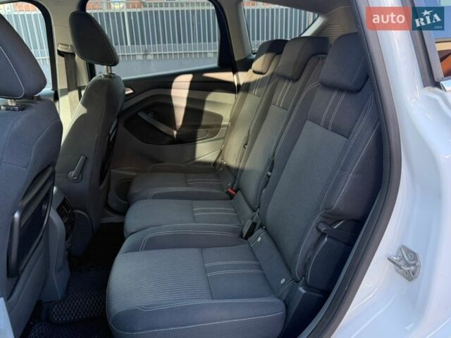 Белый Форд Си-Макс, объемом двигателя 2 л и пробегом 200 тыс. км за 6700 $, фото 38 на Automoto.ua