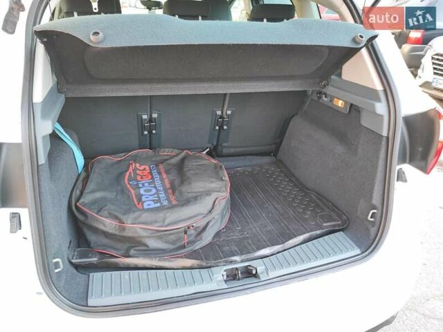 Белый Форд Си-Макс, объемом двигателя 1.6 л и пробегом 180 тыс. км за 7500 $, фото 9 на Automoto.ua