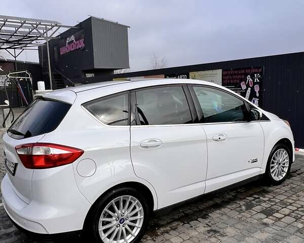 Белый Форд Си-Макс, объемом двигателя 2 л и пробегом 150 тыс. км за 11000 $, фото 2 на Automoto.ua