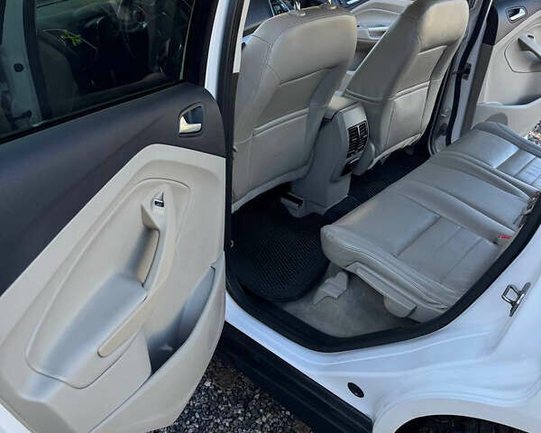 Білий Форд Сі-Макс, об'ємом двигуна 2 л та пробігом 247 тис. км за 11500 $, фото 1 на Automoto.ua