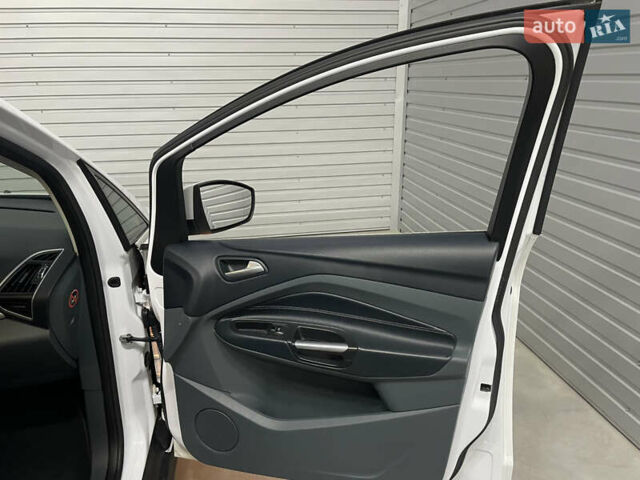 Белый Форд Си-Макс, объемом двигателя 1.6 л и пробегом 207 тыс. км за 8950 $, фото 49 на Automoto.ua