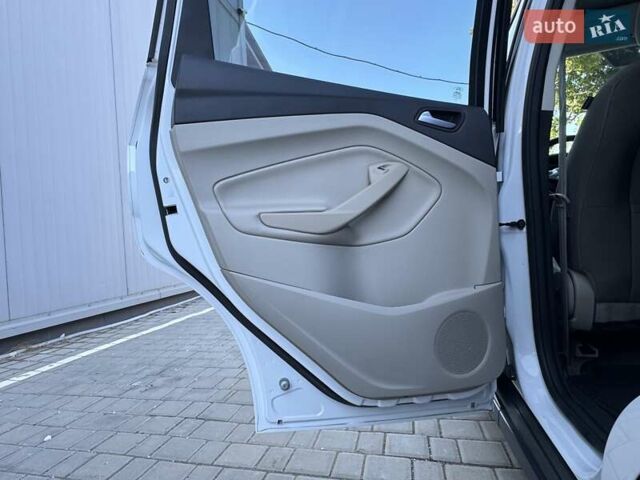 Белый Форд Си-Макс, объемом двигателя 2 л и пробегом 232 тыс. км за 8700 $, фото 60 на Automoto.ua