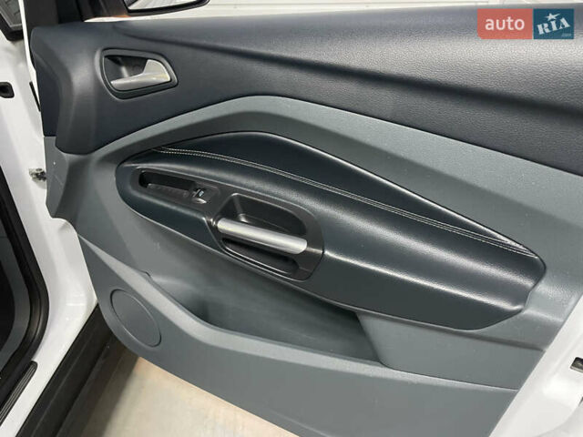 Белый Форд Си-Макс, объемом двигателя 1.6 л и пробегом 207 тыс. км за 8950 $, фото 48 на Automoto.ua