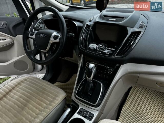 Білий Форд Сі-Макс, об'ємом двигуна 2 л та пробігом 107 тис. км за 11500 $, фото 13 на Automoto.ua