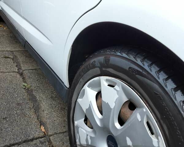 Белый Форд Си-Макс, объемом двигателя 1 л и пробегом 210 тыс. км за 6000 $, фото 25 на Automoto.ua