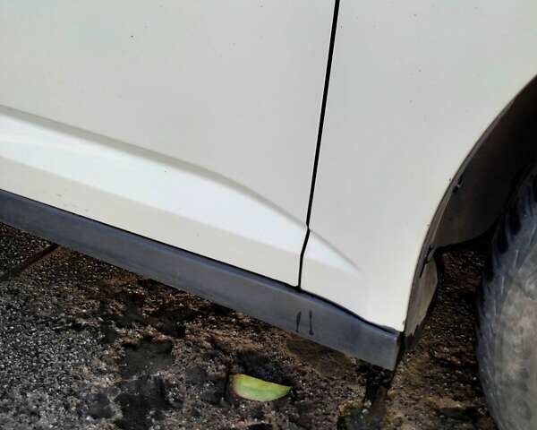 Белый Форд Си-Макс, объемом двигателя 1 л и пробегом 210 тыс. км за 6000 $, фото 22 на Automoto.ua