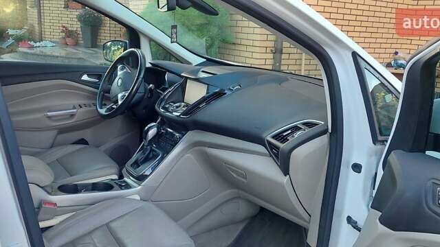 Белый Форд Си-Макс, объемом двигателя 2 л и пробегом 157 тыс. км за 12300 $, фото 5 на Automoto.ua