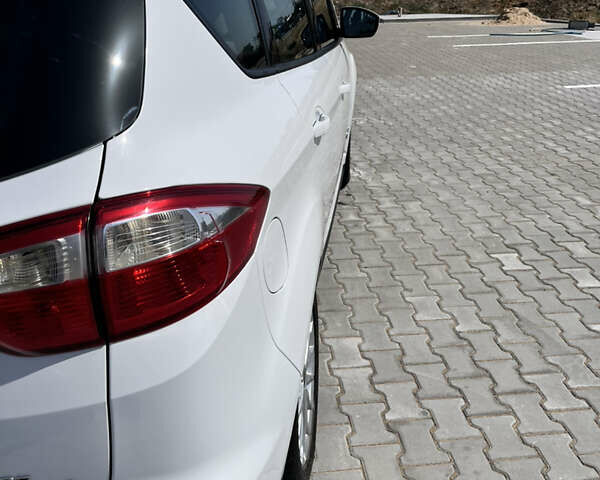 Білий Форд Сі-Макс, об'ємом двигуна 2 л та пробігом 305 тис. км за 9500 $, фото 5 на Automoto.ua