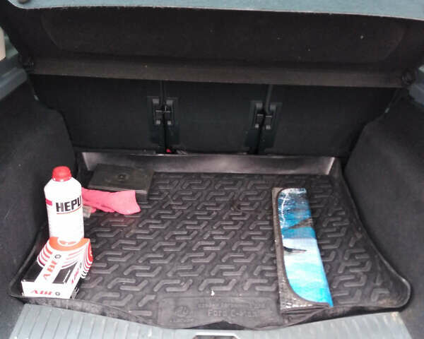 Белый Форд Си-Макс, объемом двигателя 1.6 л и пробегом 152 тыс. км за 6500 $, фото 7 на Automoto.ua