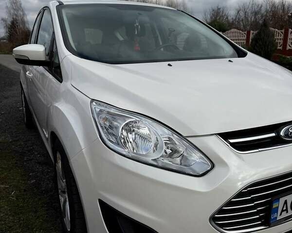 Белый Форд Си-Макс, объемом двигателя 2 л и пробегом 277 тыс. км за 9200 $, фото 1 на Automoto.ua
