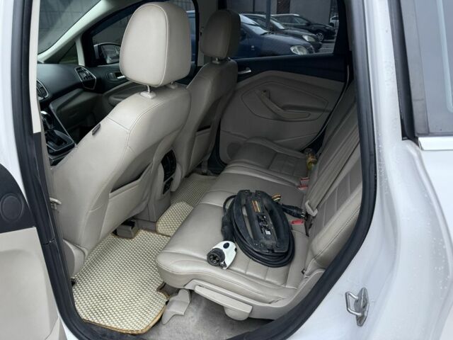 Білий Форд Сі-Макс, об'ємом двигуна 2 л та пробігом 230 тис. км за 11000 $, фото 7 на Automoto.ua