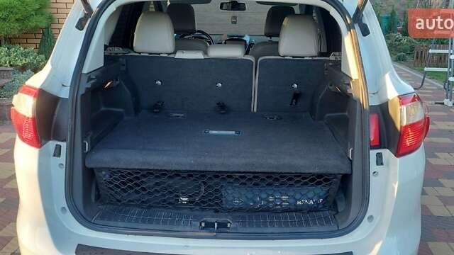 Белый Форд Си-Макс, объемом двигателя 2 л и пробегом 157 тыс. км за 12300 $, фото 8 на Automoto.ua