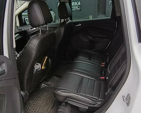 Белый Форд Си-Макс, объемом двигателя 2 л и пробегом 215 тыс. км за 9990 $, фото 9 на Automoto.ua