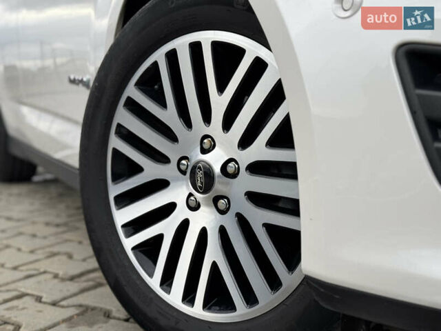 Белый Форд Си-Макс, объемом двигателя 2 л и пробегом 200 тыс. км за 10750 $, фото 4 на Automoto.ua