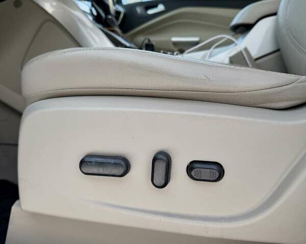 Білий Форд Сі-Макс, об'ємом двигуна 0 л та пробігом 365 тис. км за 9150 $, фото 25 на Automoto.ua