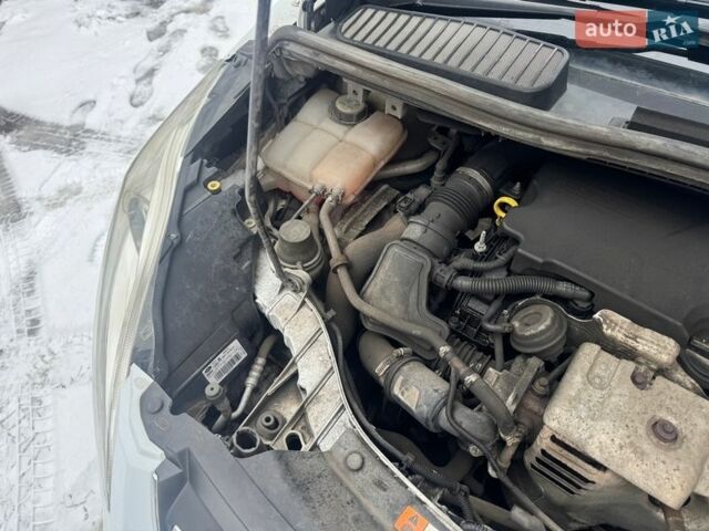 Белый Форд Си-Макс, объемом двигателя 1 л и пробегом 211 тыс. км за 5500 $, фото 21 на Automoto.ua