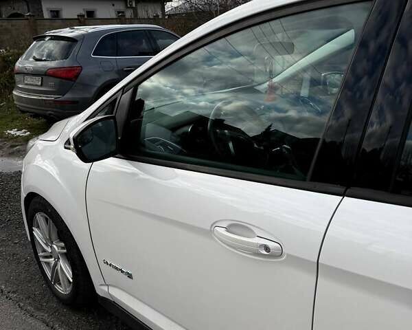 Белый Форд Си-Макс, объемом двигателя 2 л и пробегом 277 тыс. км за 9200 $, фото 3 на Automoto.ua