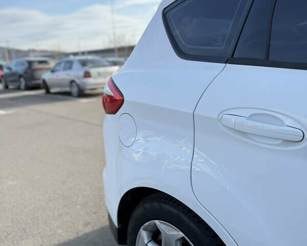 Білий Форд Сі-Макс, об'ємом двигуна 1.56 л та пробігом 311 тис. км за 7500 $, фото 6 на Automoto.ua