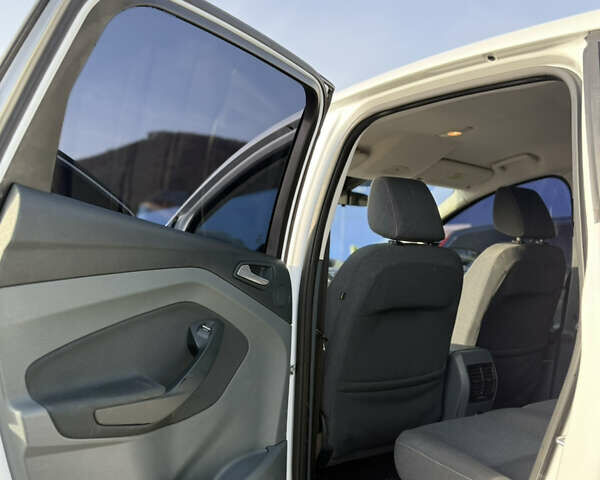 Білий Форд Сі-Макс, об'ємом двигуна 1.56 л та пробігом 311 тис. км за 7500 $, фото 7 на Automoto.ua