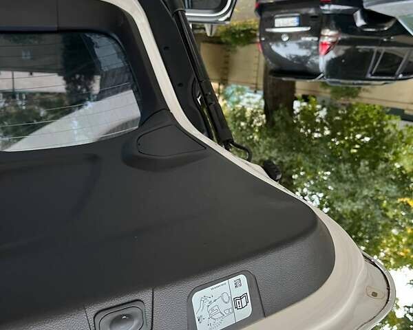 Форд Си-Макс 2014 в Одессе на Automoto.ua Белый Форд Си-Макс, объемом двигателя 2 л и пробегом 217 тыс. км за 12100 $, фото 23 на Automoto.ua