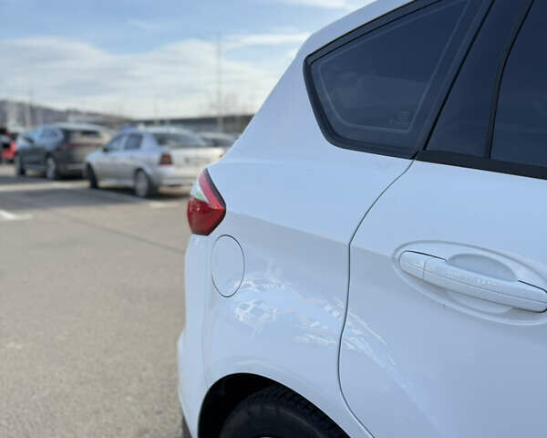 Білий Форд Сі-Макс, об'ємом двигуна 1.56 л та пробігом 311 тис. км за 7500 $, фото 4 на Automoto.ua