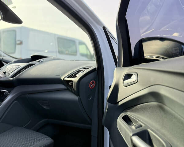 Білий Форд Сі-Макс, об'ємом двигуна 1.56 л та пробігом 311 тис. км за 7500 $, фото 14 на Automoto.ua