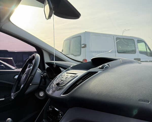 Білий Форд Сі-Макс, об'ємом двигуна 1.56 л та пробігом 311 тис. км за 7500 $, фото 2 на Automoto.ua