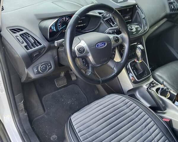 Білий Форд Сі-Макс, об'ємом двигуна 2 л та пробігом 180 тис. км за 12800 $, фото 3 на Automoto.ua